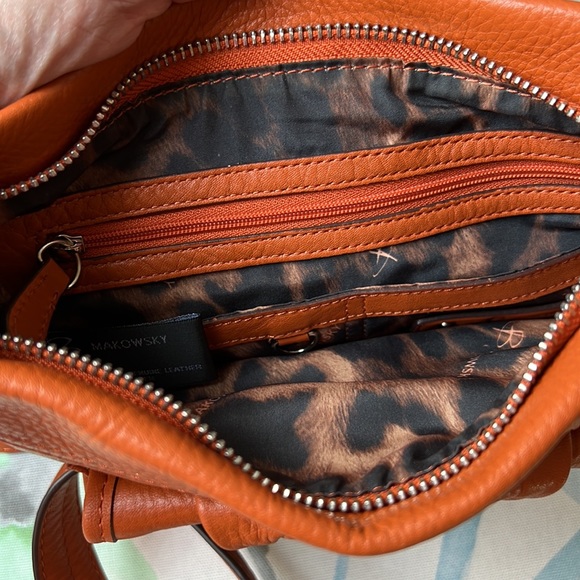 B. Makowsky Cross-body bag - Picture 5 of 5